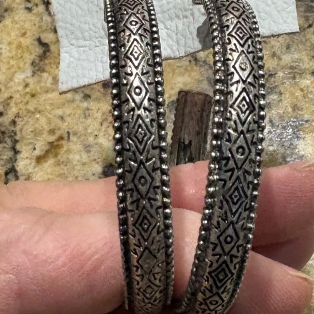 FREE PEOPLE NWT thunder kiss etched bohemian hoops -pewter - Picture 3 of 6